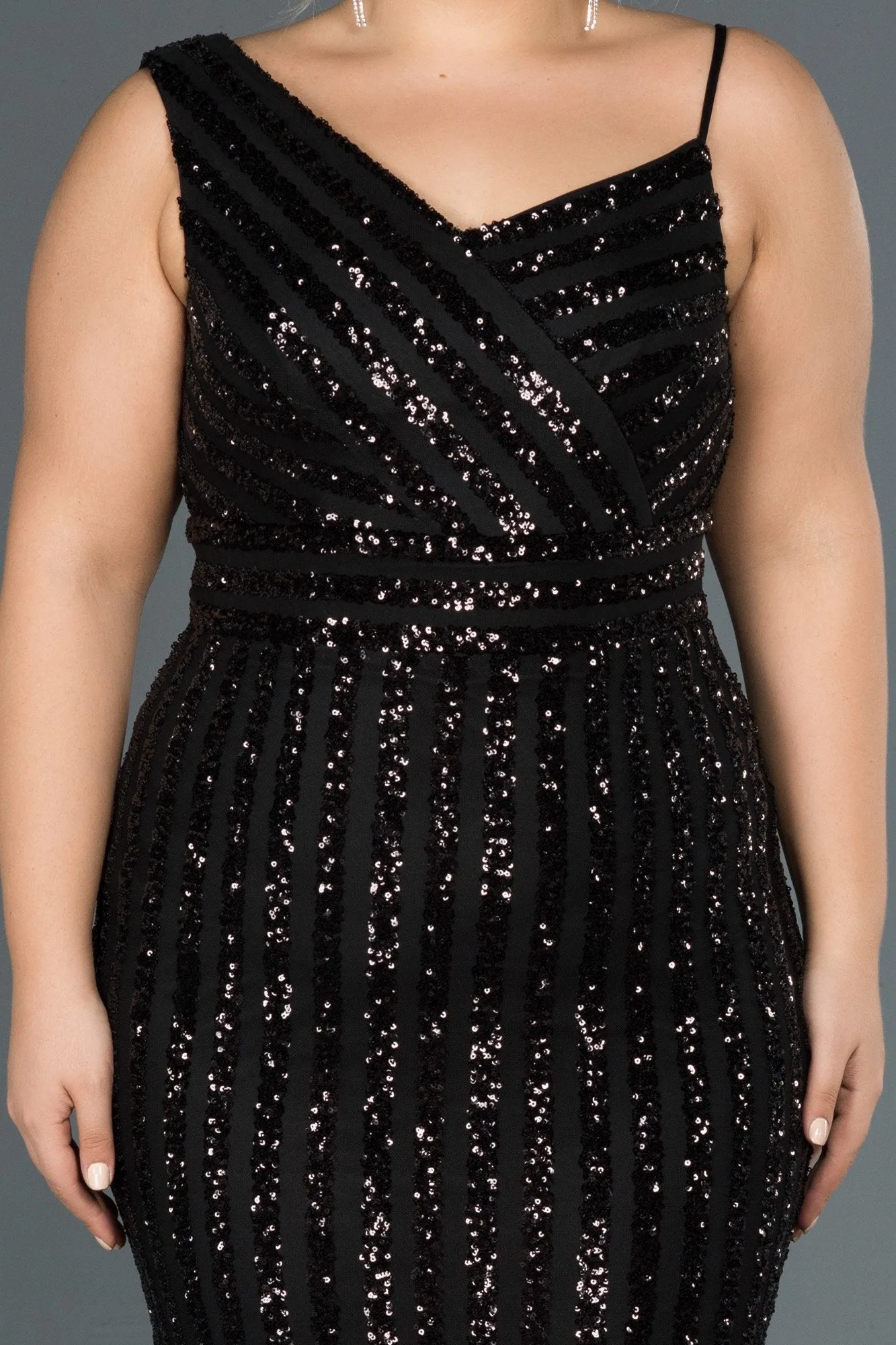 14720 Black One Shoulder Sequined Dress
