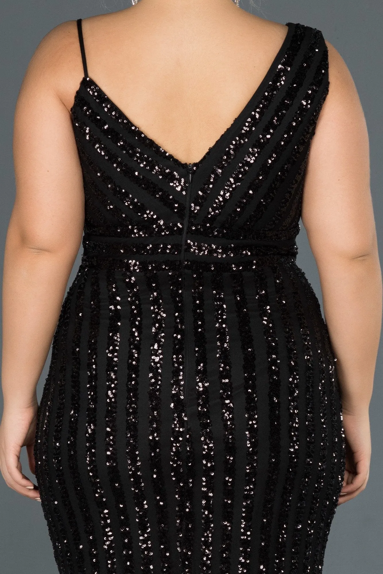 14720 Black One Shoulder Sequined Dress